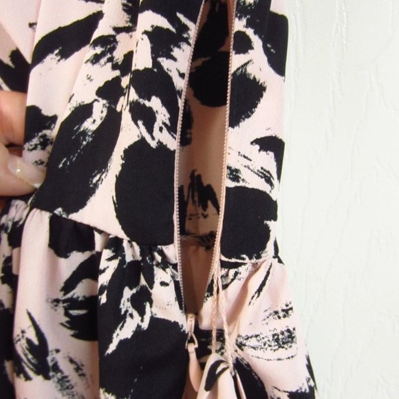 Elle Applicae shoulder soft pink/blck dress - Picture 4 of 8